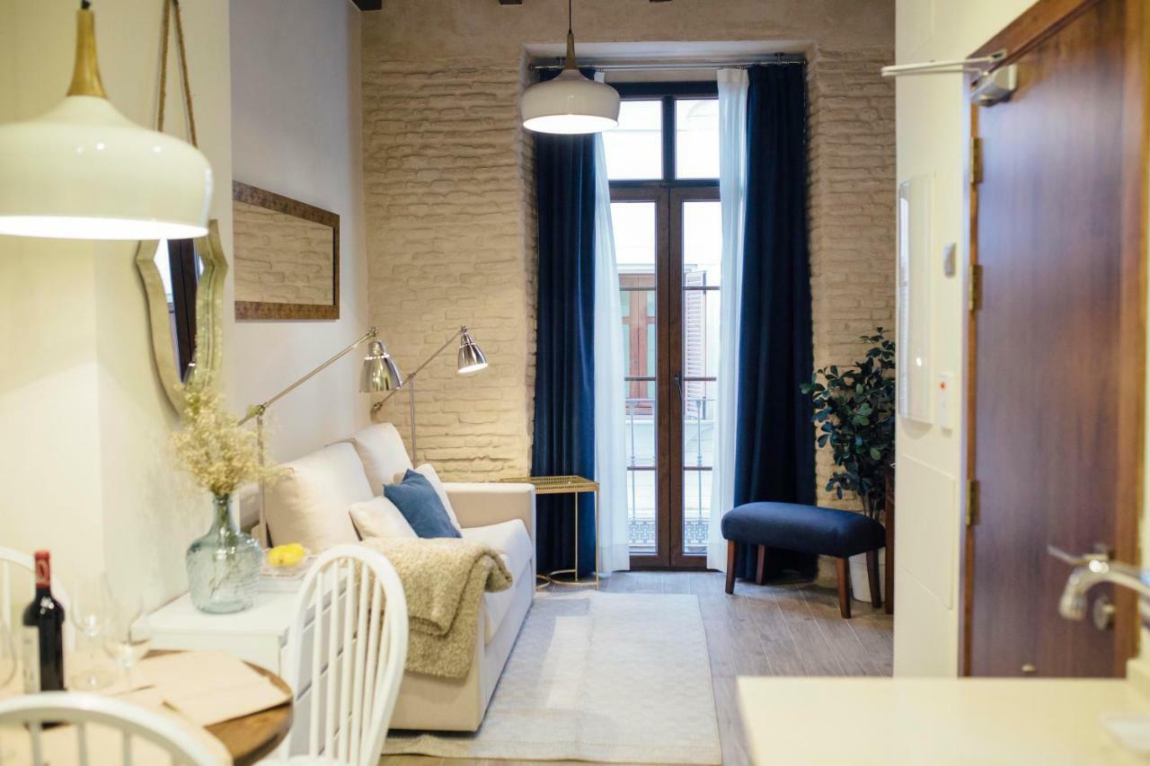 One&Lux Byron Suites Sevilla Exterior foto